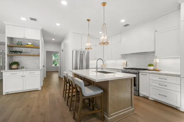 $875,000 | 114 South Mill Trace Drive, The Woodlands, TX 77381