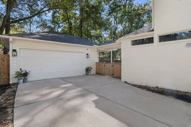 $875,000 | 114 South Mill Trace Drive, The Woodlands, TX 77381