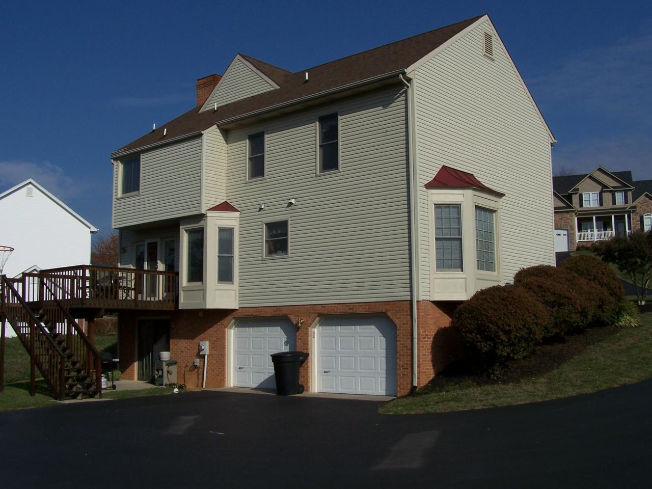 5456 Setter Road Roanoke, VA 24012 - Photo 2 of 9 Rear View