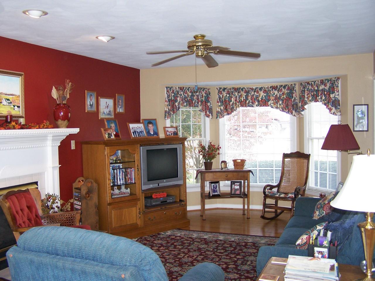 5456 Setter Road Roanoke, VA 24012 - Photo 3 of 9 Great Room