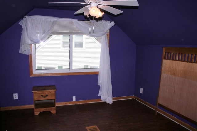 605 North 14th Street Rochelle, IL 61068 - Photo 9 of 12 a room with a window