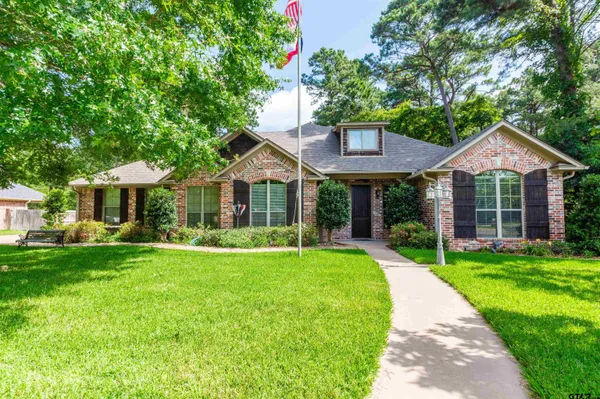$369,900 | 15082 County Road 1356, Flint, TX 75762