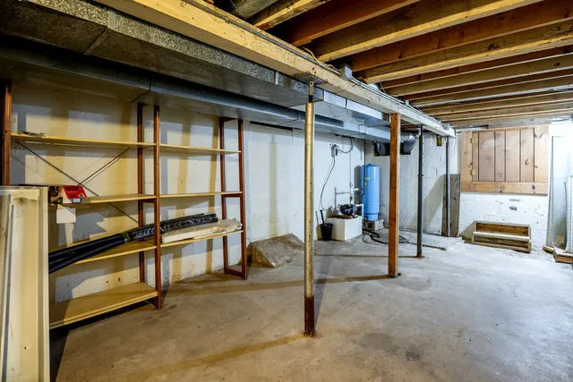 a view of a storage & utility room