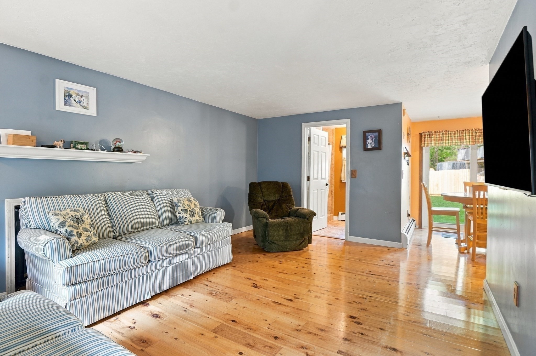 10 Flaxfield Road Dudley, MA 01571 - Photo 5 of 42 Gallery Image 5