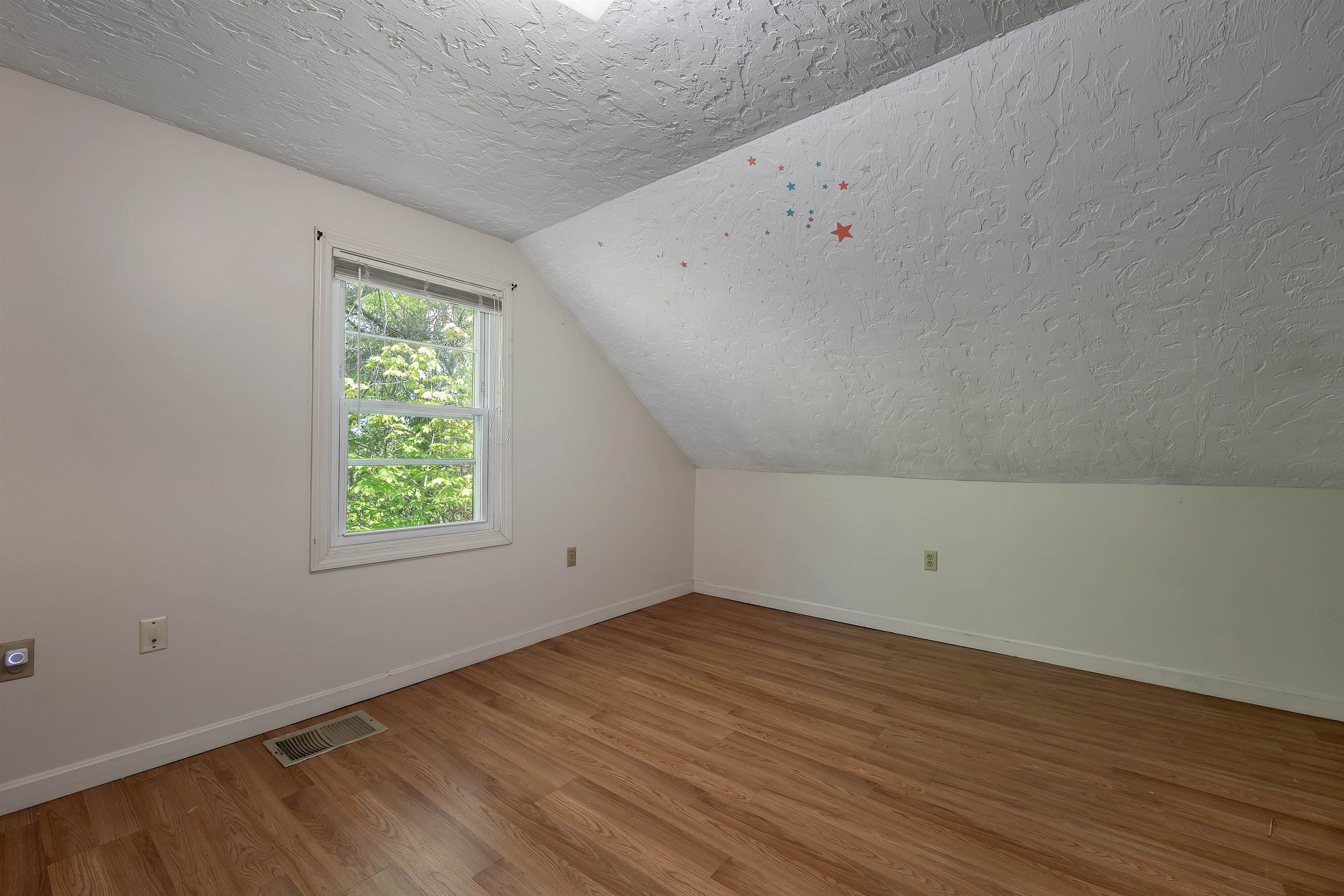 39 Summit Street Franklin, NH 03235 - Photo 29 of 49