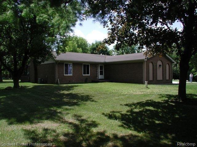 7662 Tubspring Road Almont, MI 48003 - Photo 2 of 20 7662 Tubspring front 2