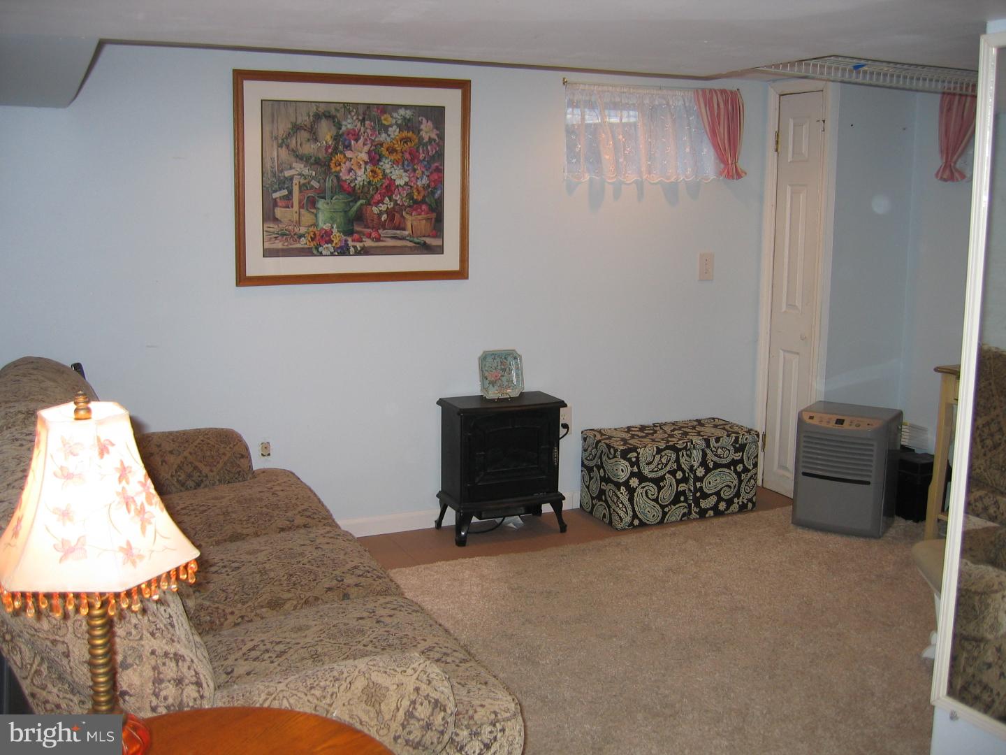 3180 Maple Road Huntingdon Valley, PA 19006 - Photo 13 of 20 Family Room