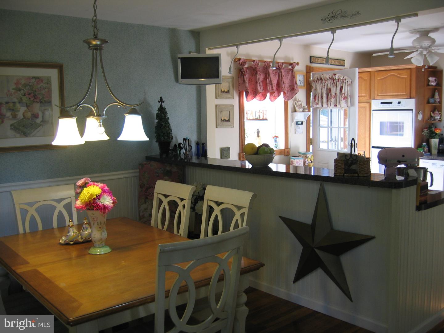 3180 Maple Road Huntingdon Valley, PA 19006 - Photo 6 of 20 Dining Room