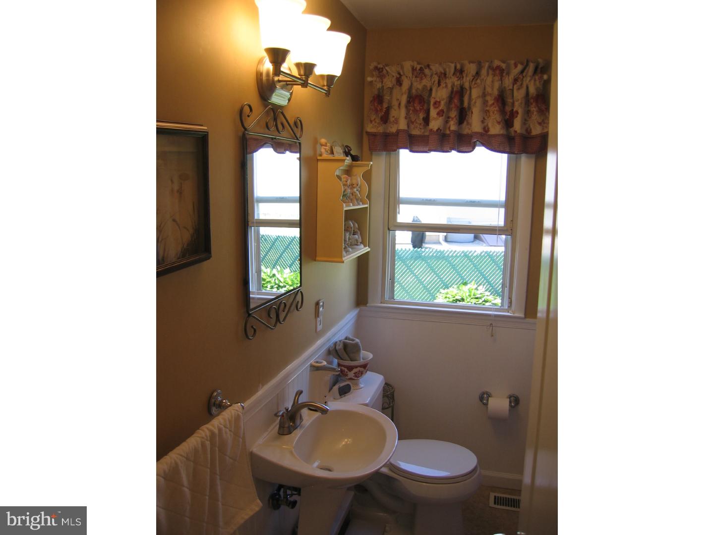 3180 Maple Road Huntingdon Valley, PA 19006 - Photo 9 of 20 Bathroom
