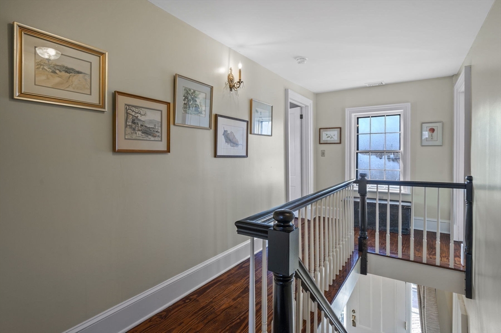 9 River Road Topsfield, MA 01983 - Photo 20 of 42 a view of a hallway with interior of the house
