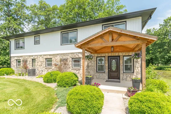 $749,900 | 4258 South Drive, Quincy, IN 47456