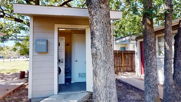 $725 | 500 Foch Street, Unit 5, Bryan, TX 77801