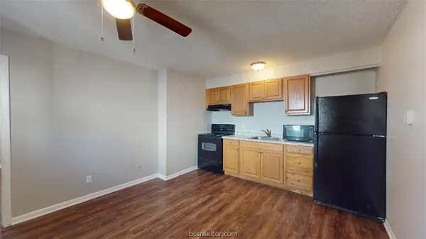 $725 | 500 Foch Street, Unit 5, Bryan, TX 77801