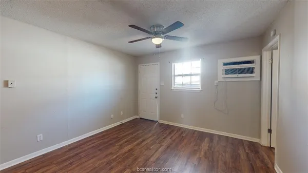 $725 | 500 Foch Street, Unit 5, Bryan, TX 77801