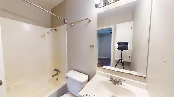 $725 | 500 Foch Street, Unit 5, Bryan, TX 77801