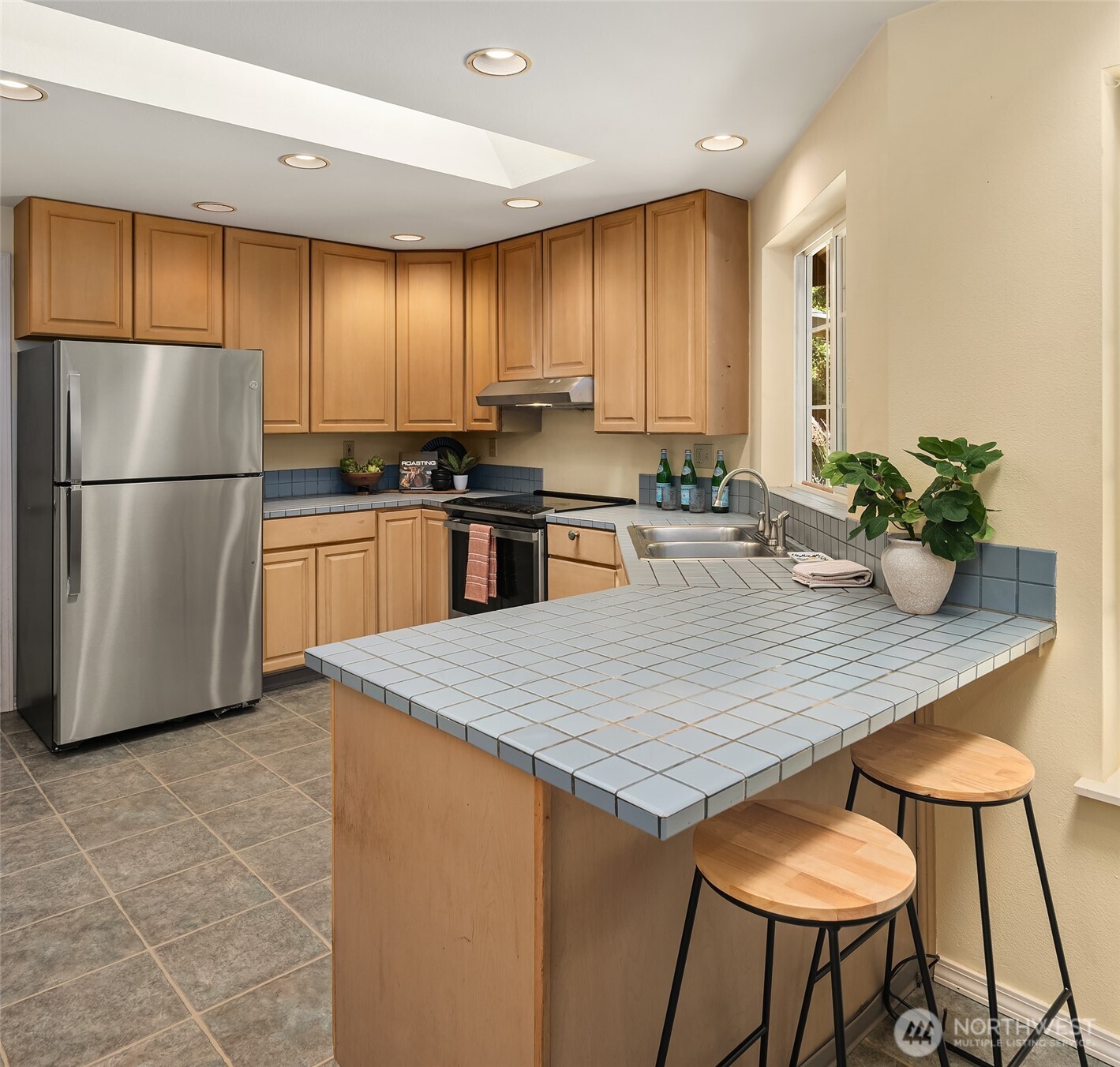 2426 Rosecrans Street Port Townsend, WA 98368 - Photo 11 of 28