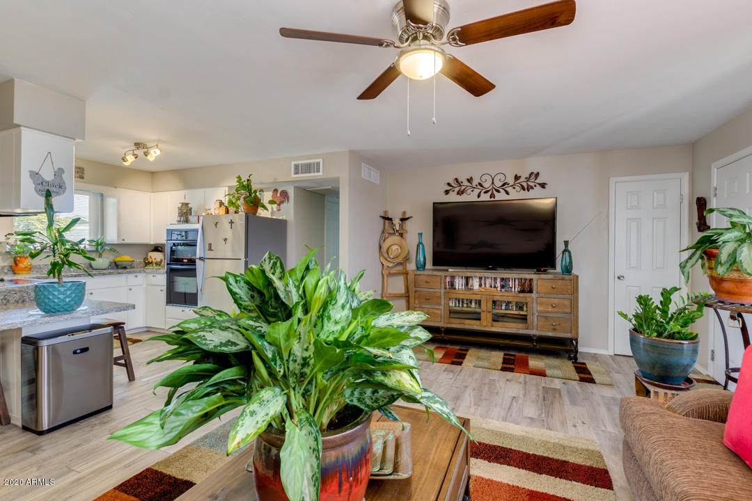 5210 Casper Road Mesa, AZ 85205 - Photo 7 of 32 7