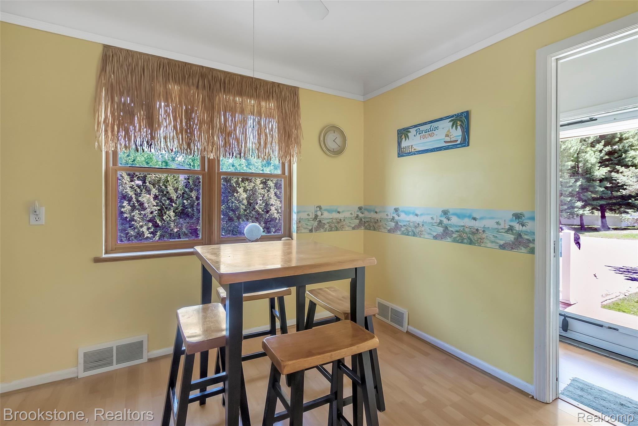 1868 Grace Avenue Rochester, MI 48309 - Photo 11 of 36 1868-Grace-Ave-Rochester-hills-MI-windowstill-11.jpg