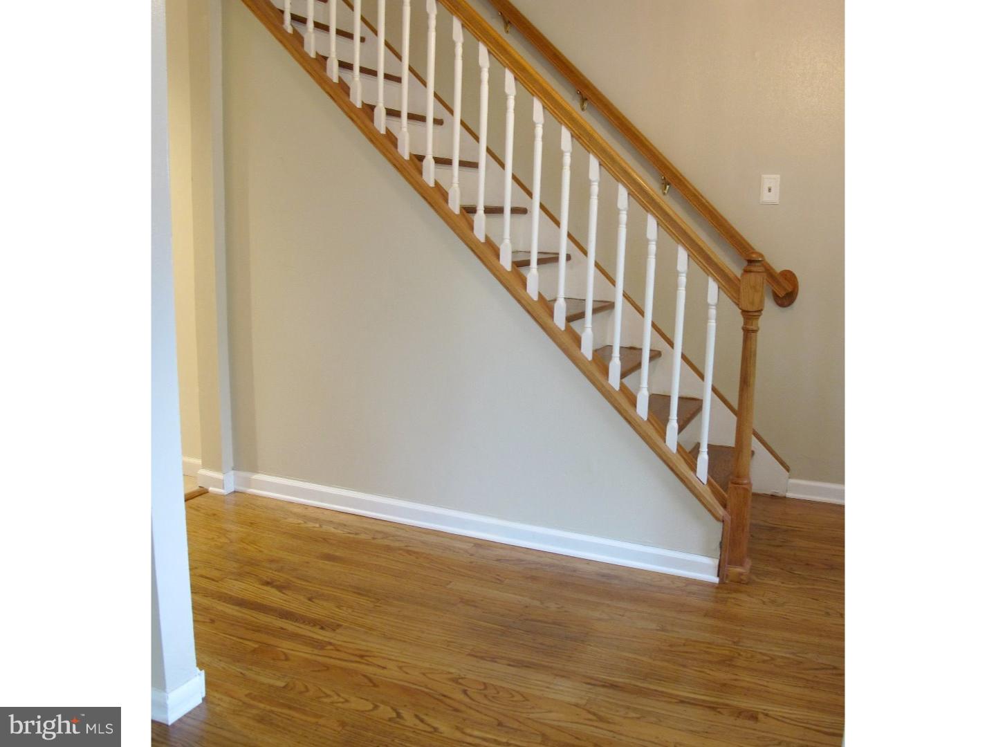 2696 Raven Road Cinnaminson, NJ 08077 - Photo 3 of 23 Foyer