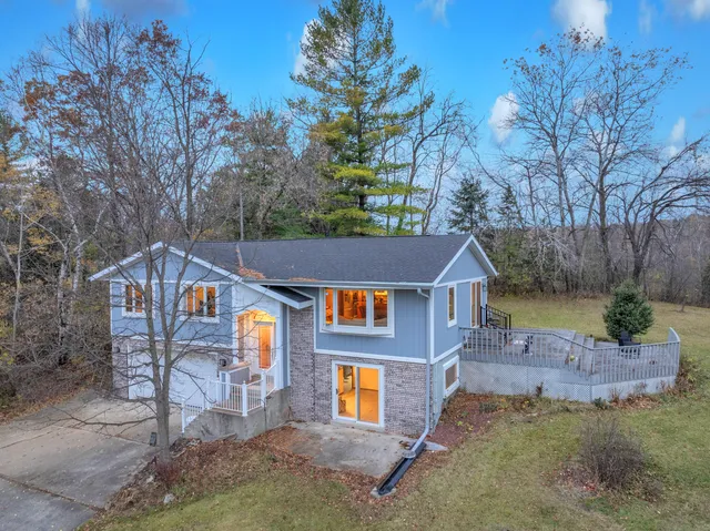 $499,900 | 1814 County H, Farmington, WI 53040