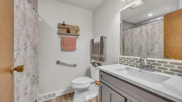 $499,900 | 1814 County H, Farmington, WI 53040