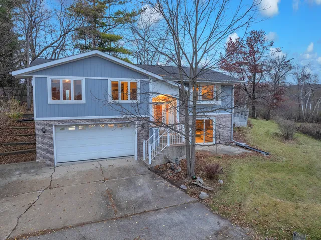 $499,900 | 1814 County H, Farmington, WI 53040