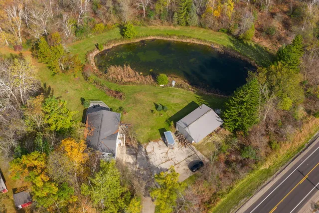 $499,900 | 1814 County H, Farmington, WI 53040