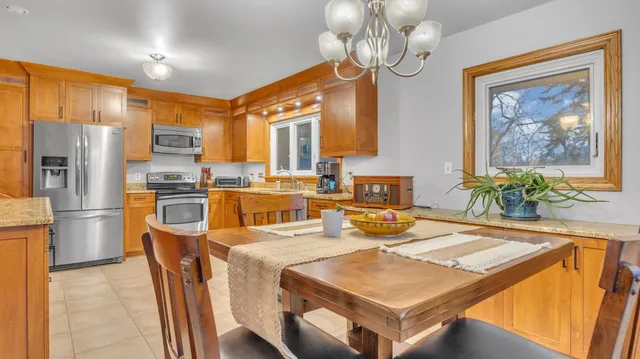 $499,900 | 1814 County H, Farmington, WI 53040