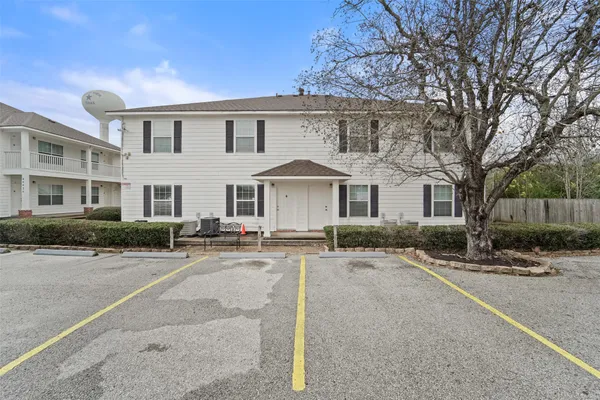 $1,000 | 512 Hollyhock Street, Unit 23, Prairie View, TX 77484