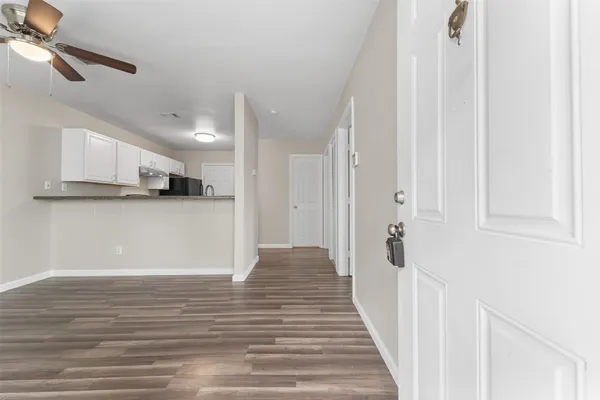 $1,000 | 512 Hollyhock Street, Unit 23, Prairie View, TX 77484