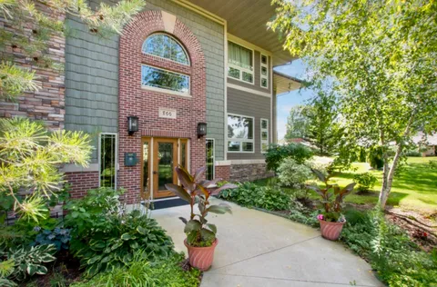 $385,000 | 415 South Wells Street, Unit 810, Lake Geneva, WI 53147