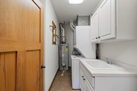 $385,000 | 415 South Wells Street, Unit 810, Lake Geneva, WI 53147