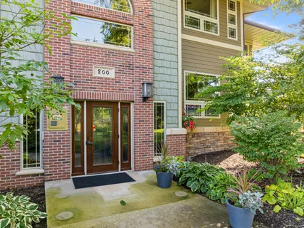 $385,000 | 415 South Wells Street, Unit 810, Lake Geneva, WI 53147