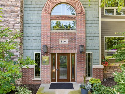 $385,000 | 415 South Wells Street, Unit 810, Lake Geneva, WI 53147