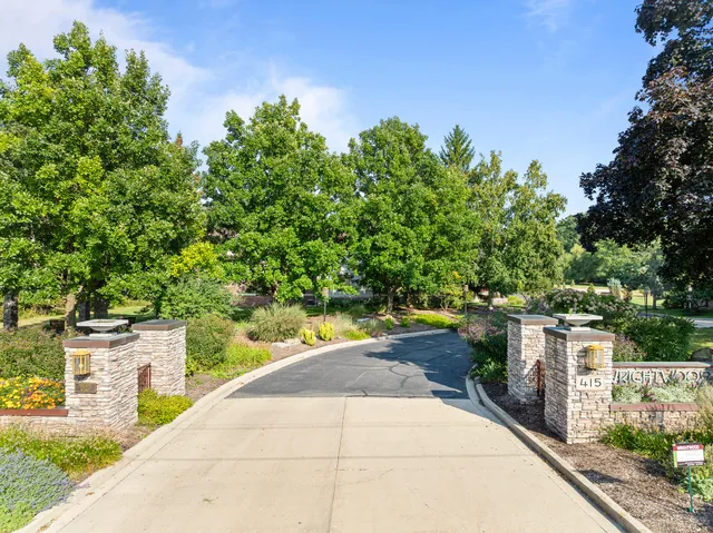 $385,000 | 415 South Wells Street, Unit 810, Lake Geneva, WI 53147