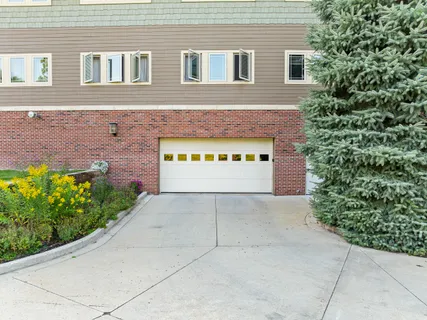 $385,000 | 415 South Wells Street, Unit 810, Lake Geneva, WI 53147