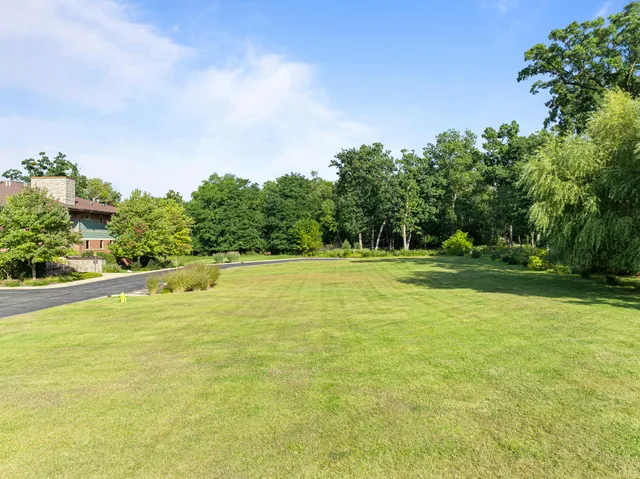 $385,000 | 415 South Wells Street, Unit 810, Lake Geneva, WI 53147