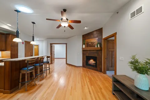 $385,000 | 415 South Wells Street, Unit 810, Lake Geneva, WI 53147