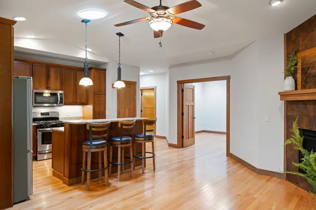 $385,000 | 415 South Wells Street, Unit 810, Lake Geneva, WI 53147