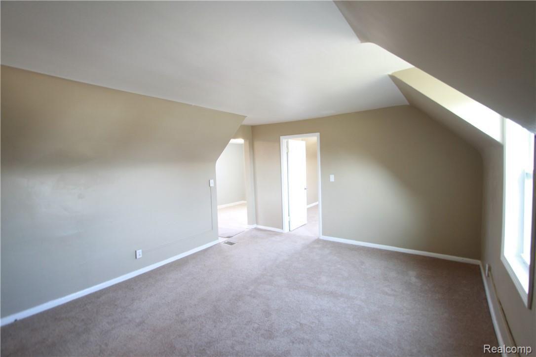 4226 Venoy Road Wayne, MI 48184 - Photo 28 of 37 Upstairs living room