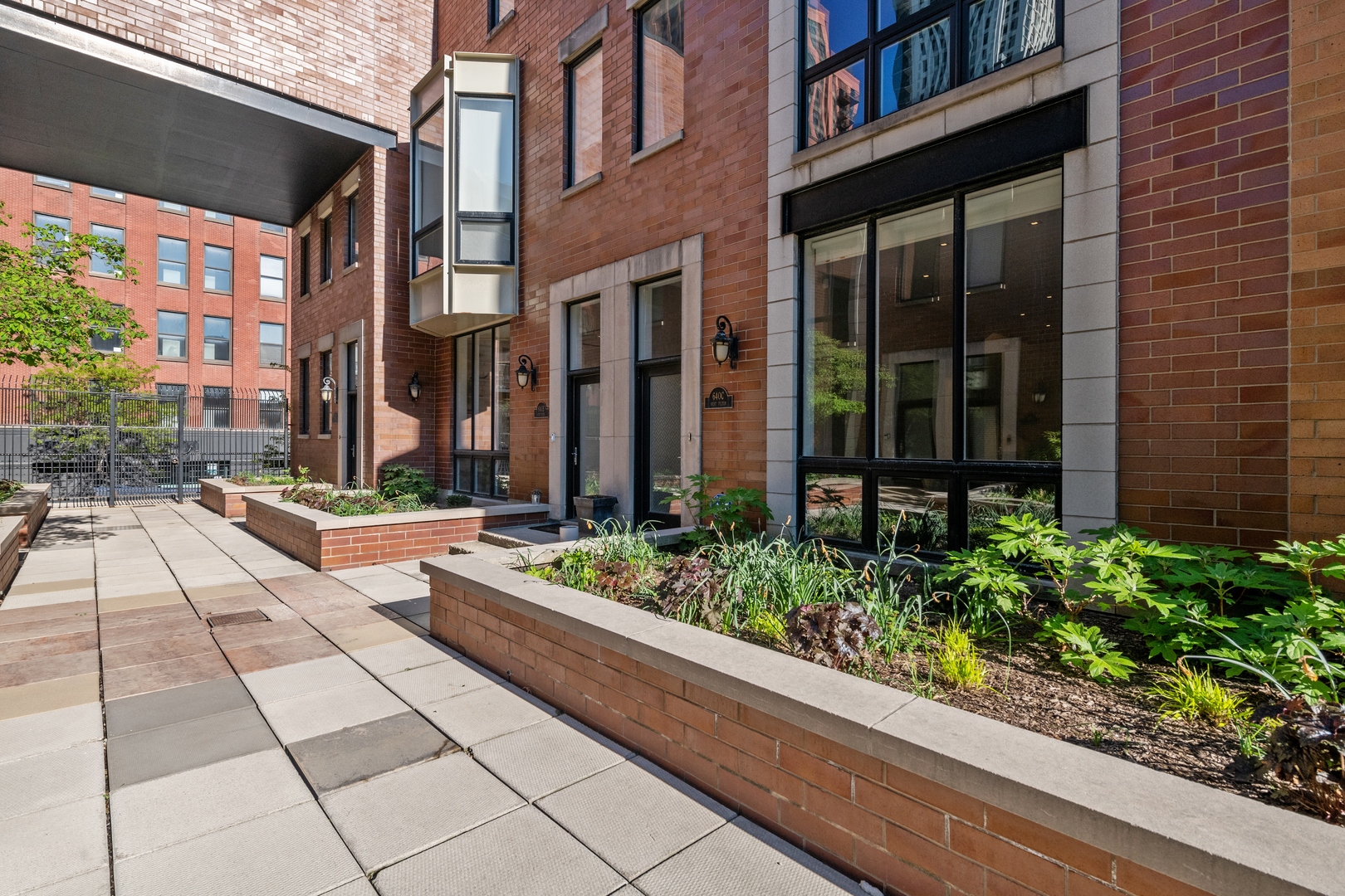 640 West Fulton Street, Unit C Chicago, IL 60661 - Photo 1 of 35