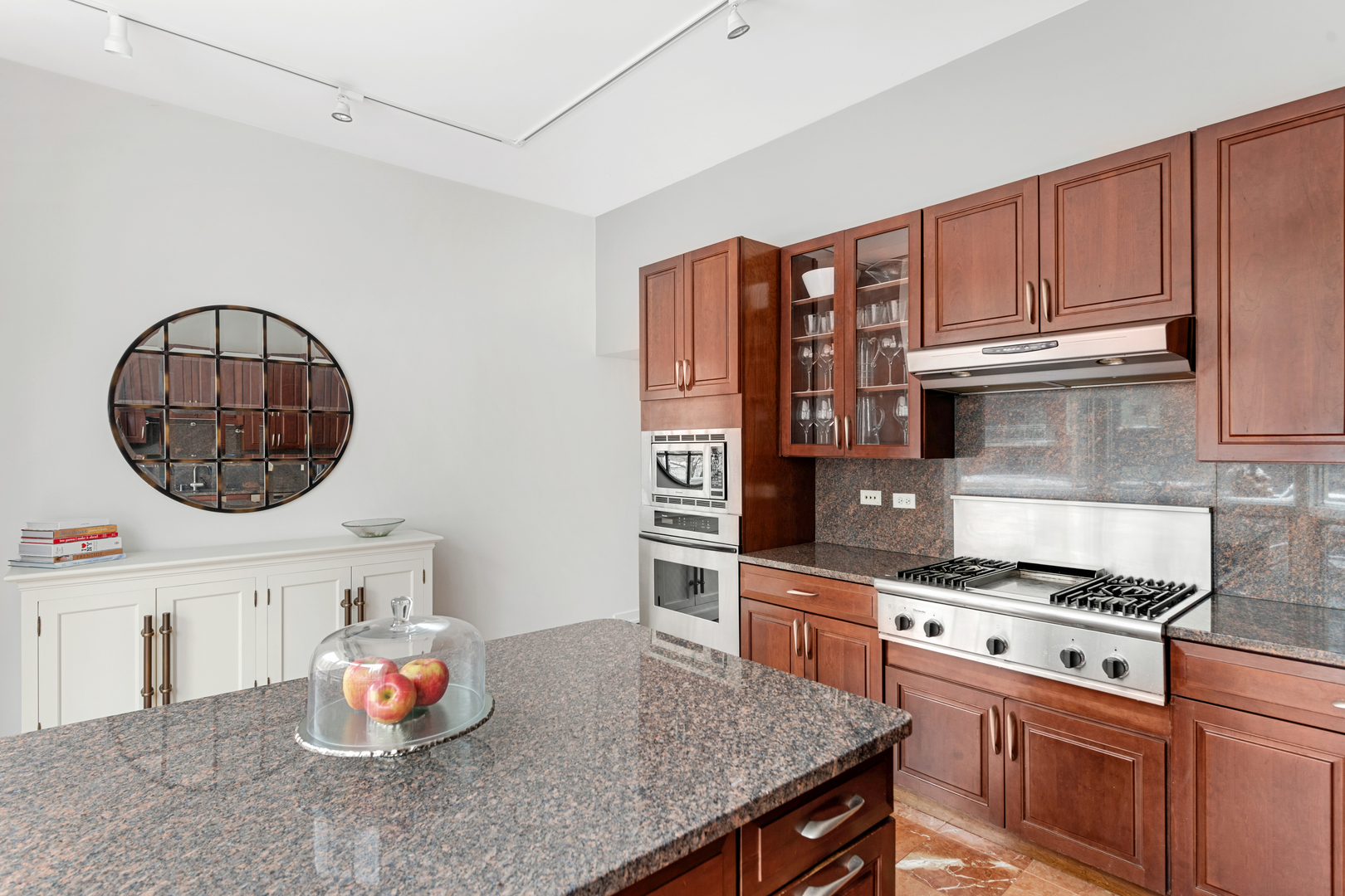 640 West Fulton Street, Unit C Chicago, IL 60661 - Photo 9 of 35