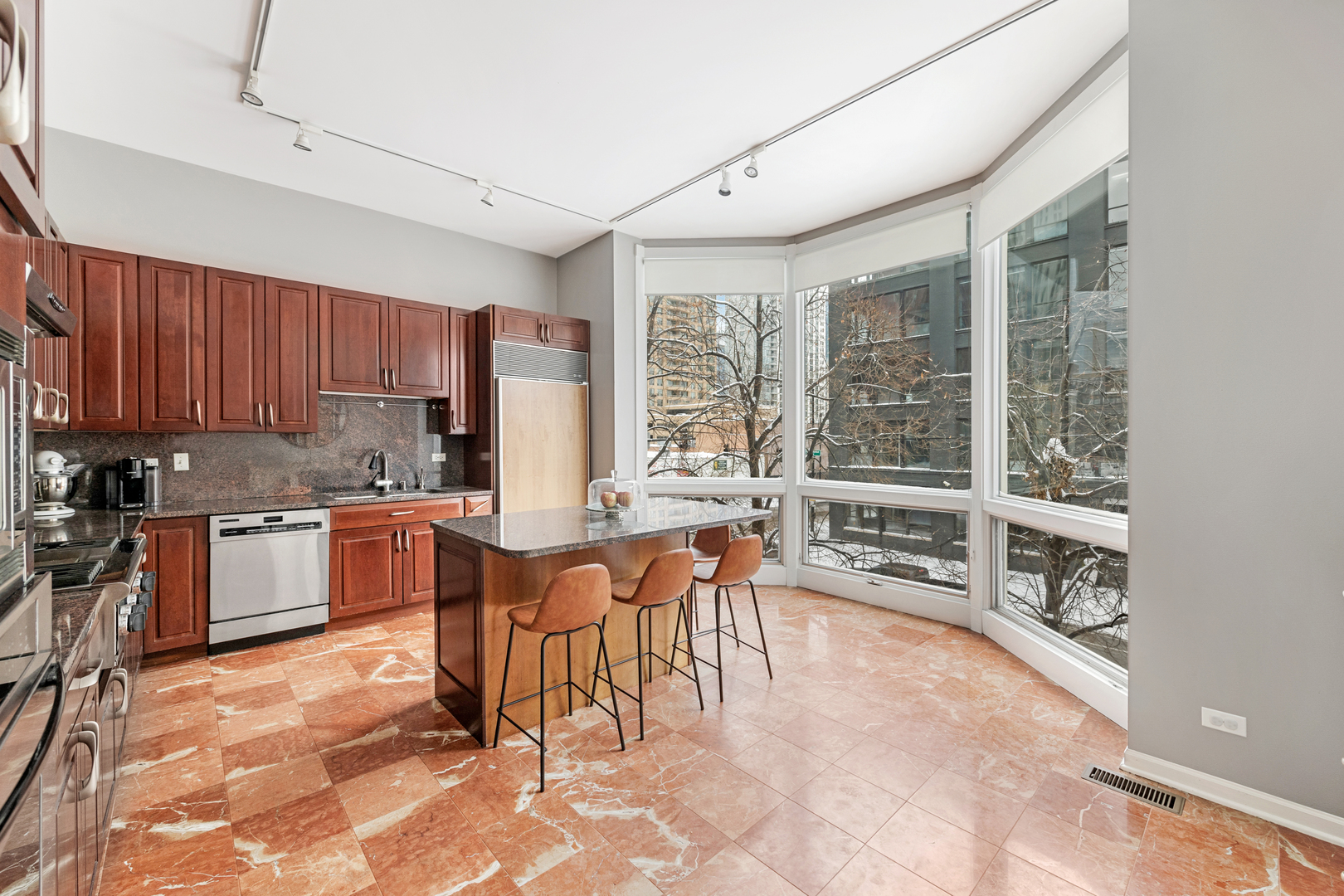 640 West Fulton Street, Unit C Chicago, IL 60661 - Photo 10 of 35