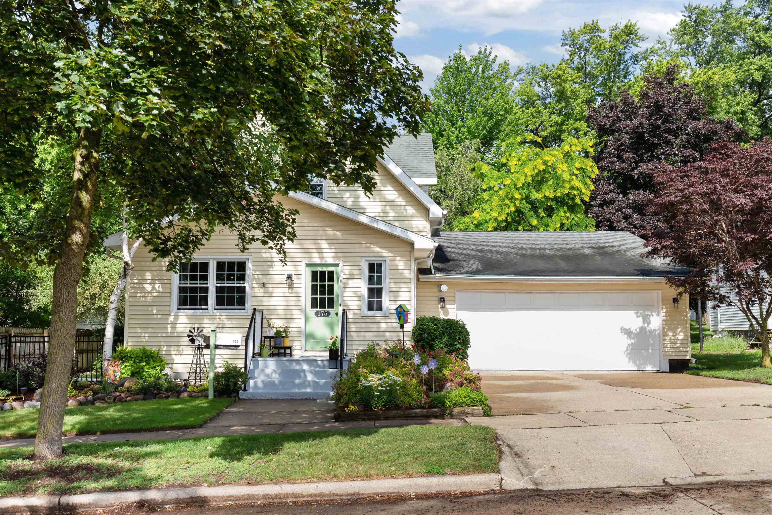 175 Spring Street Berlin, WI 54923 - Photo 2 of 58