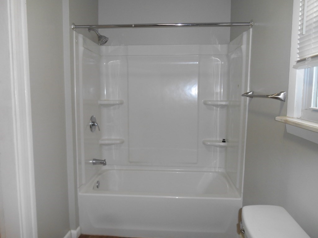 109 Yale Street Springfield, MA 01109 - Photo 12 of 27 Gallery Image 12