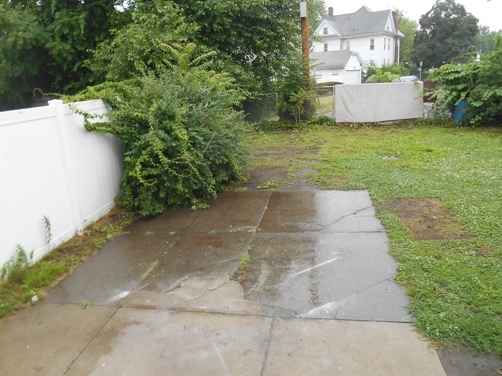 109 Yale Street Springfield, MA 01109 - Photo 23 of 27 Gallery Image 23