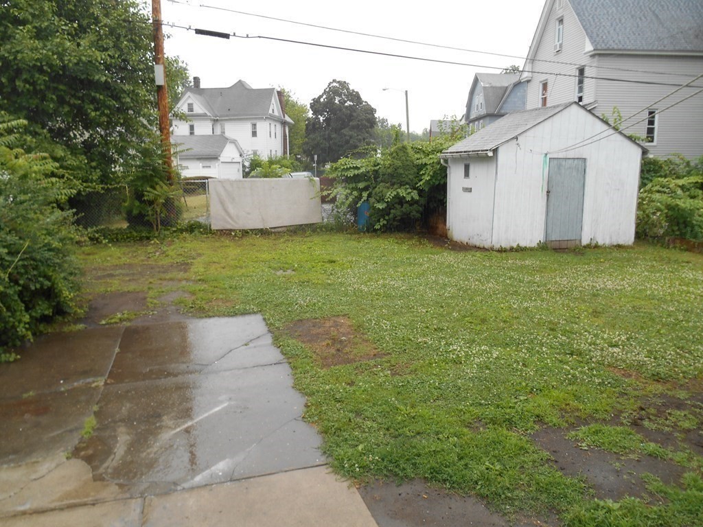 109 Yale Street Springfield, MA 01109 - Photo 24 of 27 Gallery Image 24