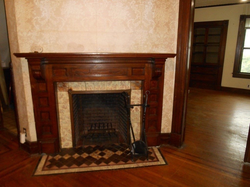 109 Yale Street Springfield, MA 01109 - Photo 4 of 27 Gallery Image 4