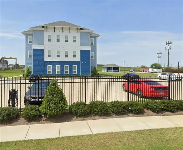 $1,900 | 400 Coconut Beach Road, Unit 303, Kenner, LA 70065