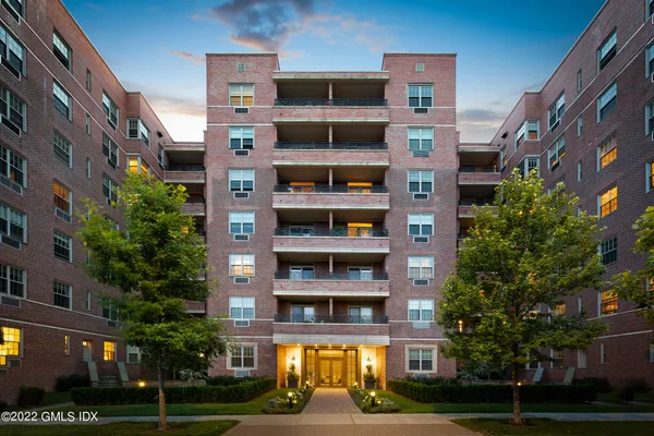 $5,500 | 20 Church Street, Unit A1, Greenwich, CT 06830
